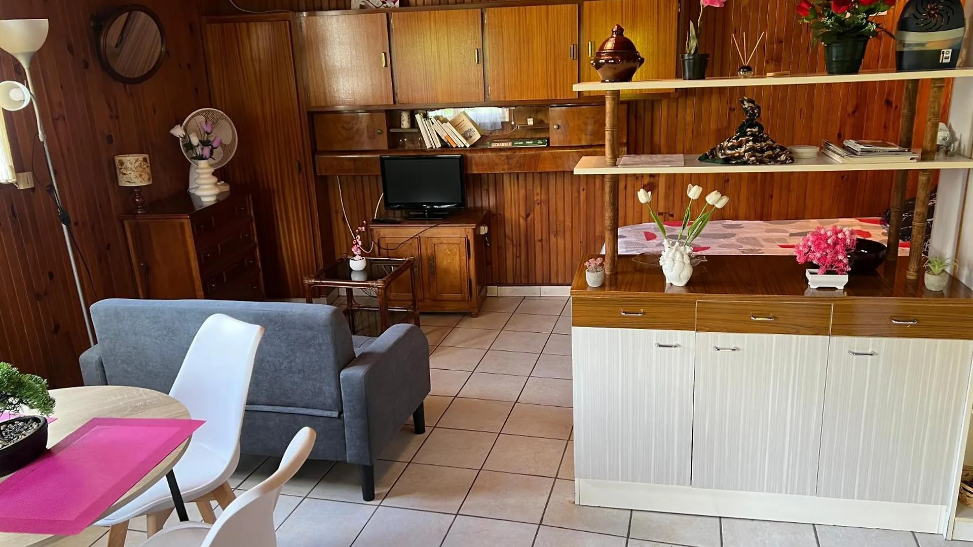 Agreable Studio 2024 Laroquebrou Francie